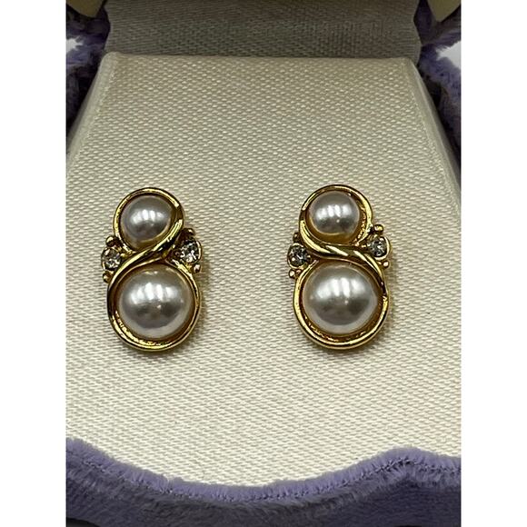 Richelieu Vintage White Faux
Pearl Gold Tone CZ Gold Tone Earrings Gift - Picture 4 of 5